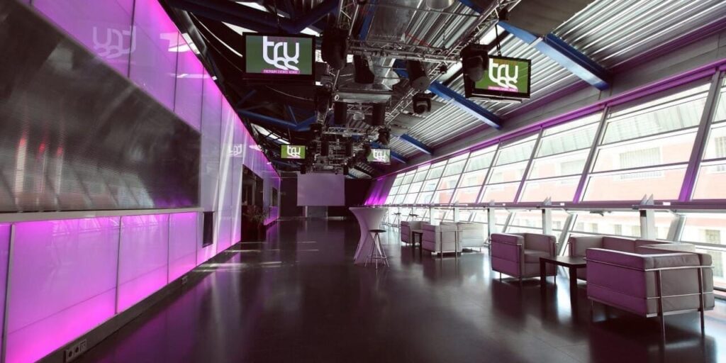 TRUSS Madrid, espacio con tecnología LED para presentaciones corporativas impactantes y eventos de alto nivel