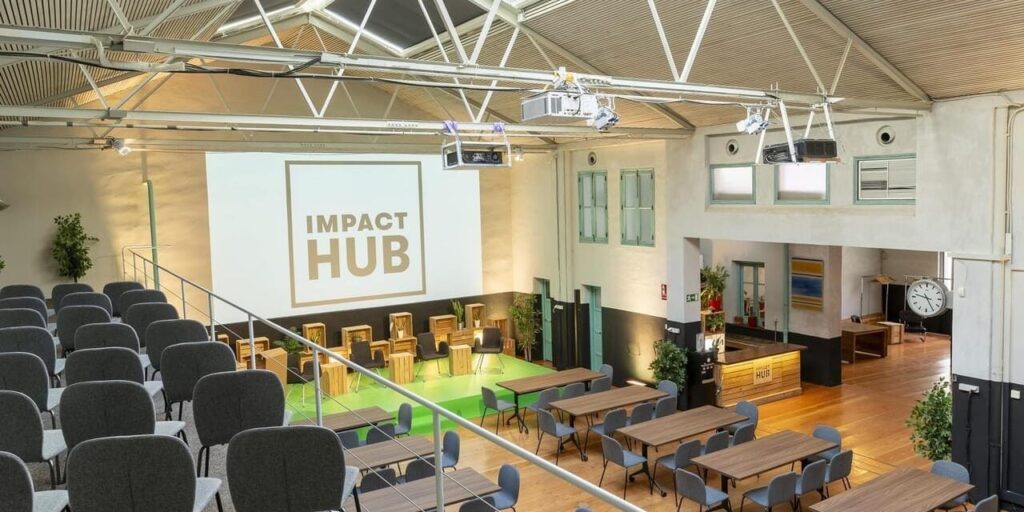 Impact Hub Gobernador, espacio con diseño moderno y enfoque sostenible para eventos de empresa en el centro de Madrid